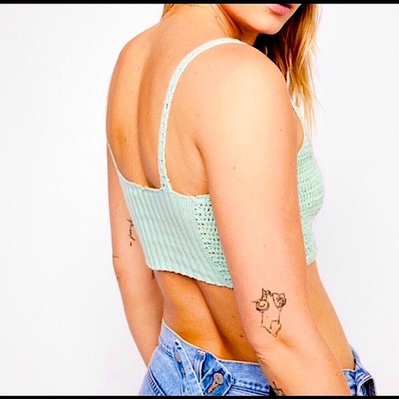🆕🔥FREE PEOPLE GORGEOUS BERKINETTE BRAMI CROCHET MINT GREEN CROP TOP NWOT!! - Picture 4 of 8